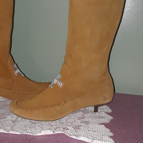 Size 8 calf moccasin suede kitten heel booties - Picture 4 of 13